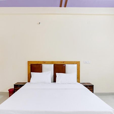 Hotel O Blu Moon Ghaziabad Εξωτερικό φωτογραφία