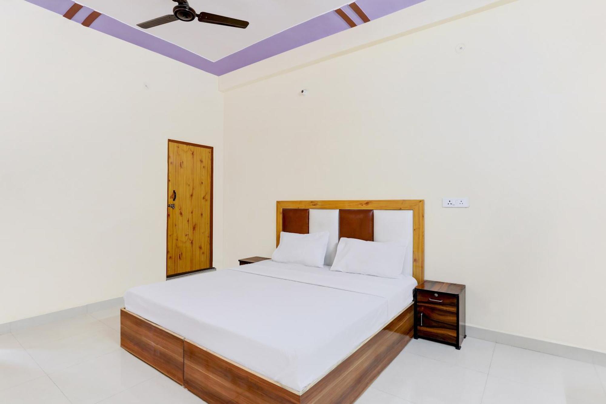 Hotel O Blu Moon Ghaziabad Εξωτερικό φωτογραφία