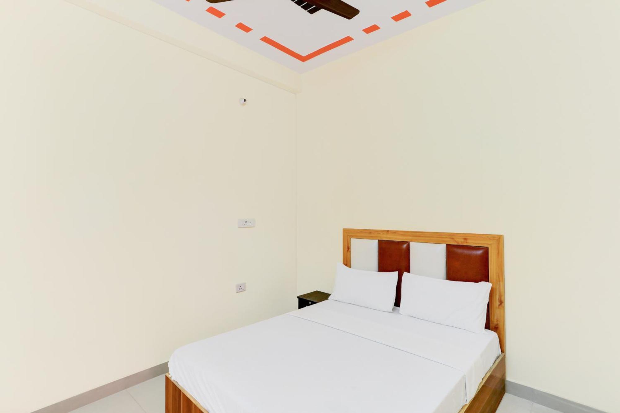 Hotel O Blu Moon Ghaziabad Εξωτερικό φωτογραφία