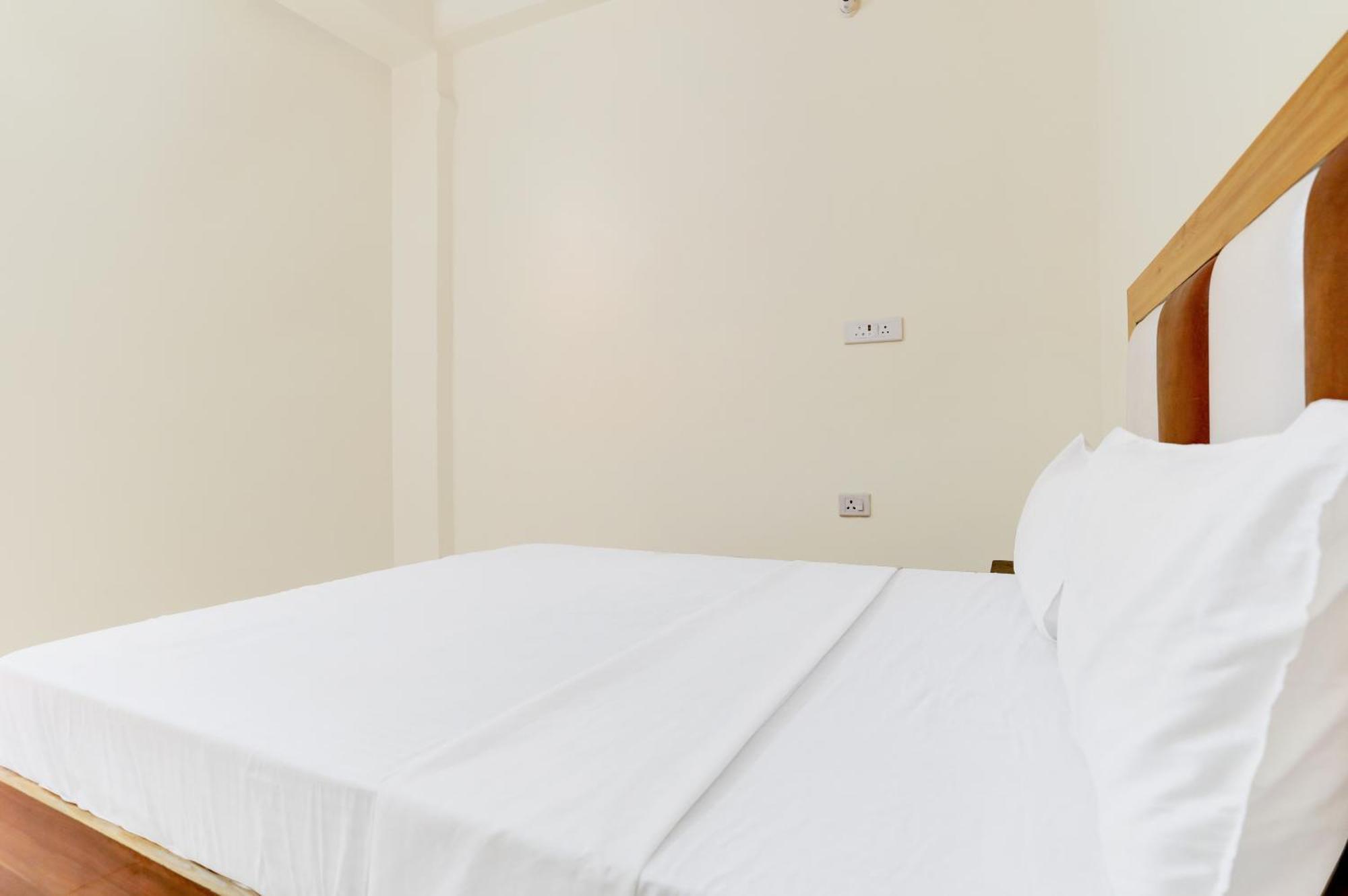 Hotel O Blu Moon Ghaziabad Εξωτερικό φωτογραφία