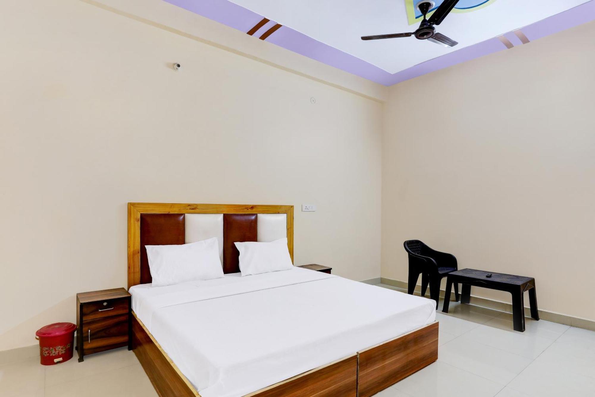 Hotel O Blu Moon Ghaziabad Εξωτερικό φωτογραφία